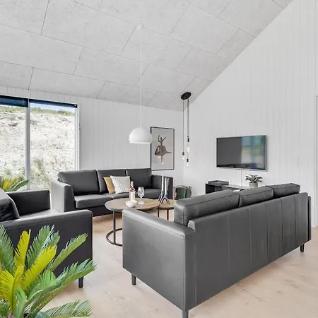 Front In With Sauna *