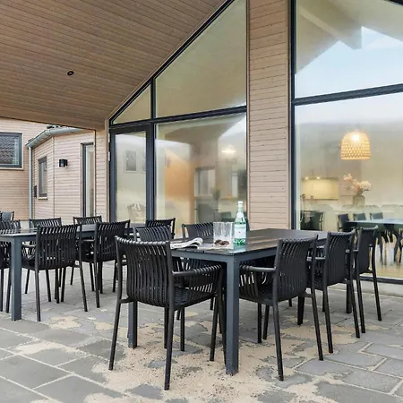 Front In With Sauna *