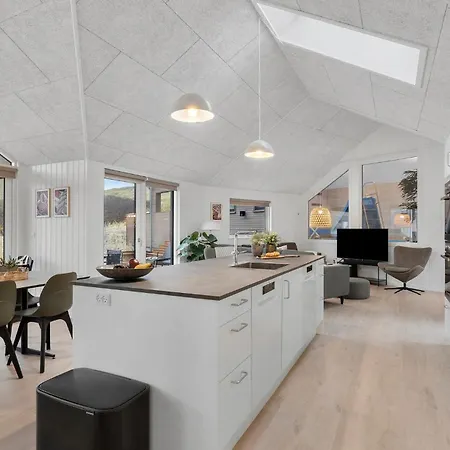 Front In With Sauna * 荷韦德山迪