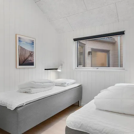 Front In With Sauna Hvide Sande