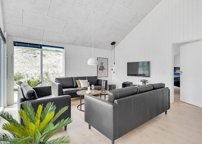 Front In With Sauna *