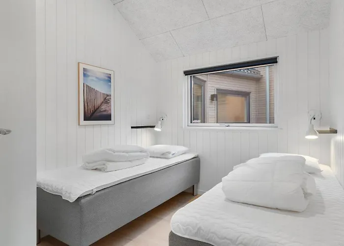 Front In With Sauna Hvide Sande